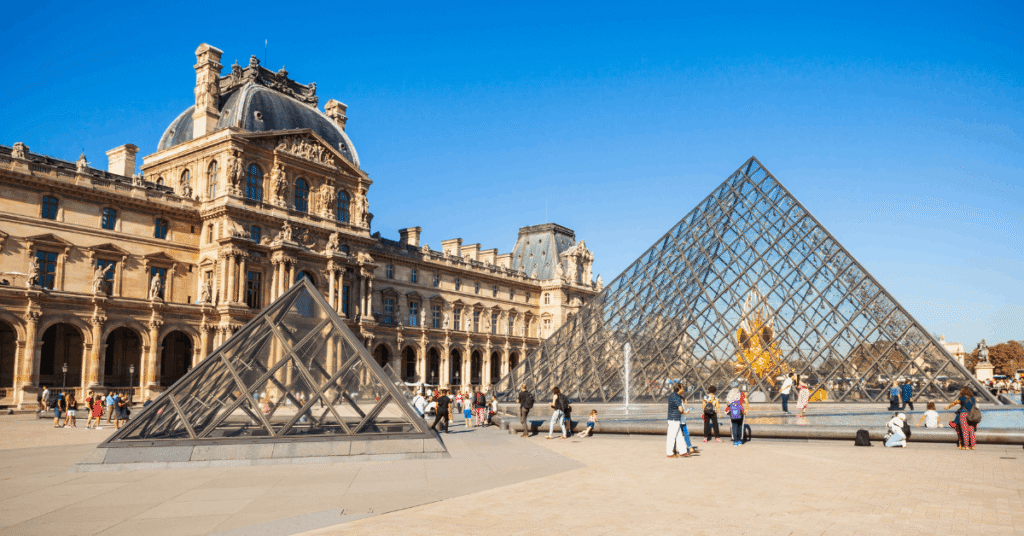 Louvre piramida